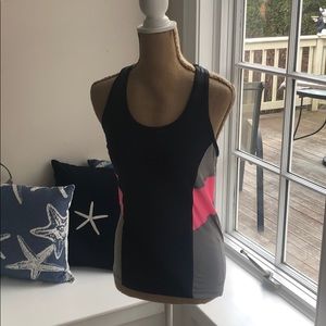 Active wear tank top with built in bra